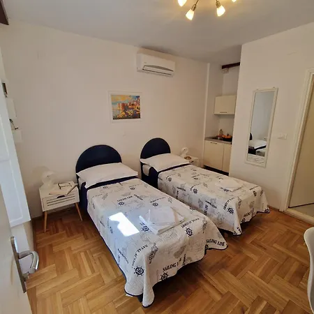 Karla Old Town Apartment